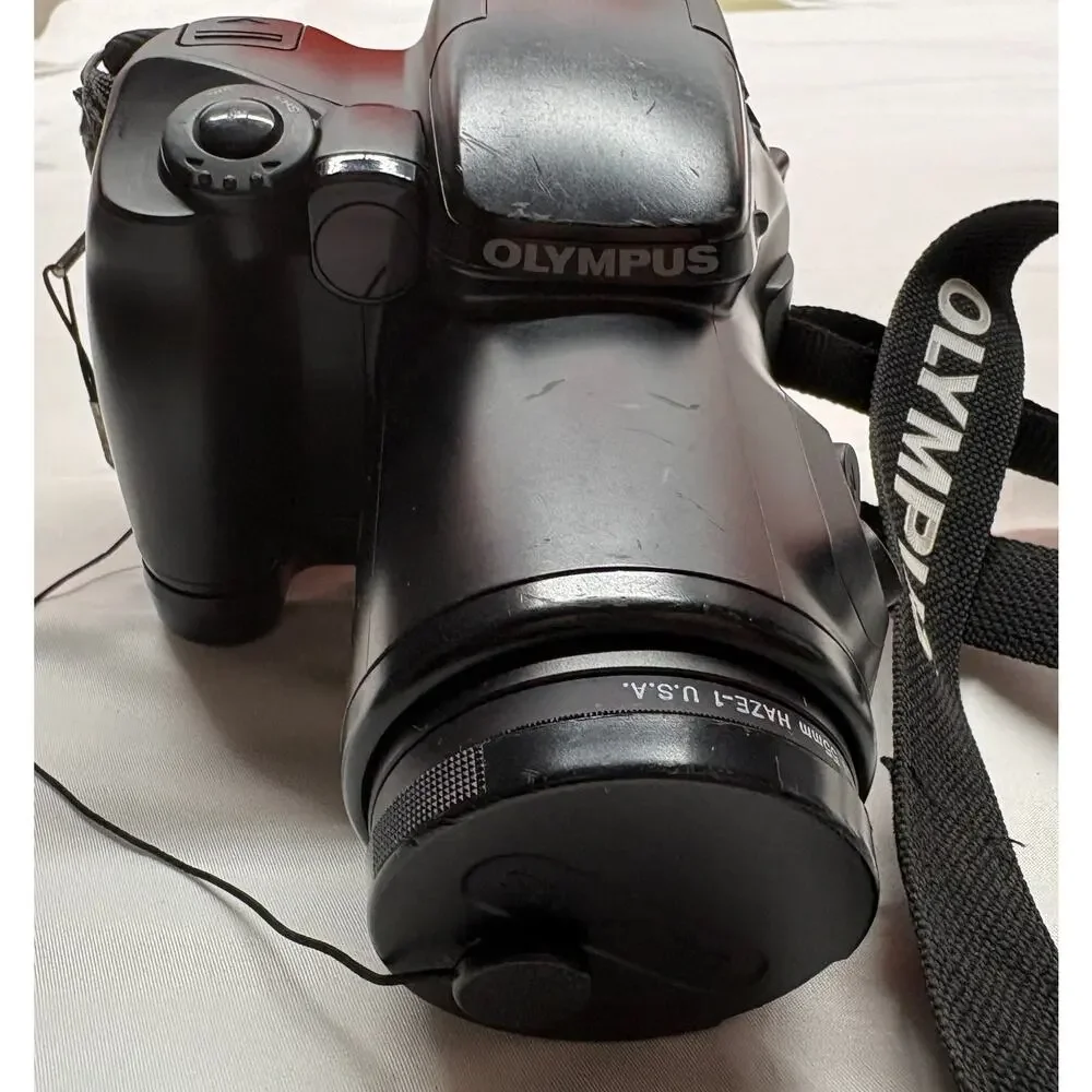 Olympus IS-3 DLX 35mm Film SLR Camera 35-180mm Powers On Untested Vivitar Flash